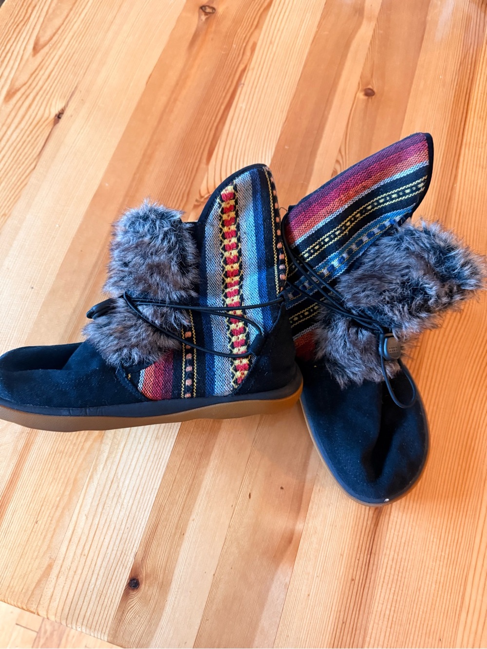 Sanuk Black Ankle Boots with Multicolor Woven Panels and Faux Fur Cuff